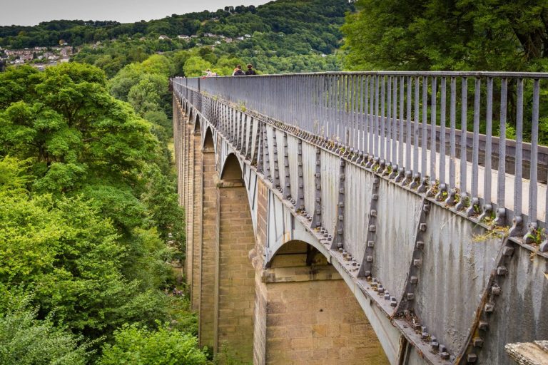 View crossing over the Pontcysylite Aqueduct.