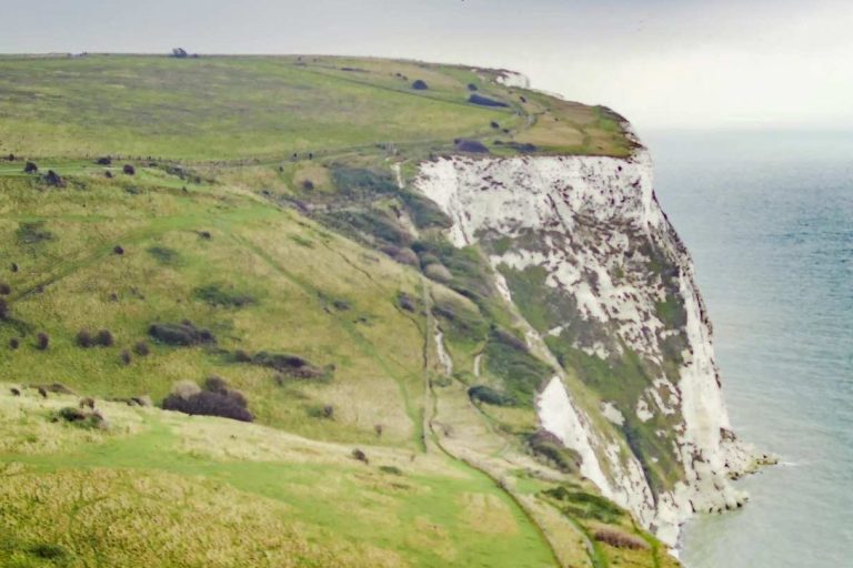 Chalk white cliff at Seven Sisters